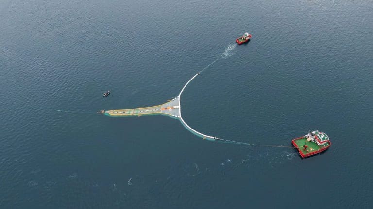 Mørenot-utviklet oppsamler vil tråle etter plastavfall på verdenshavene