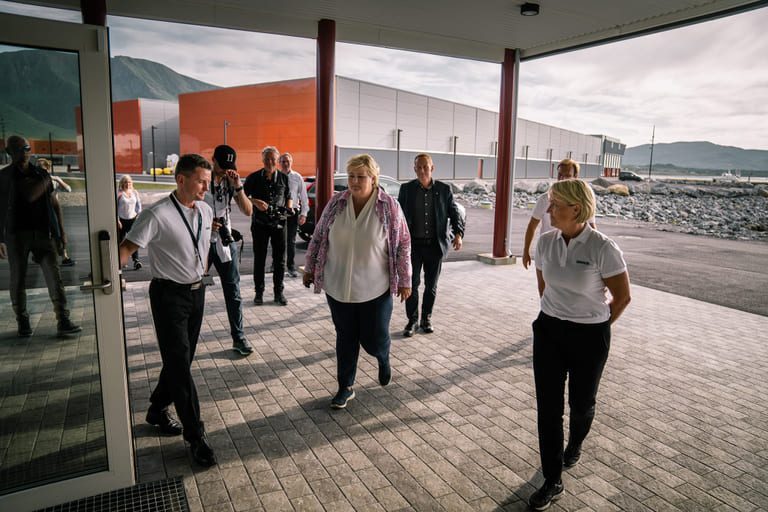 Solberg på nyåpnet raudåtefabrikk:  –  Imponert over innovasjonskraften