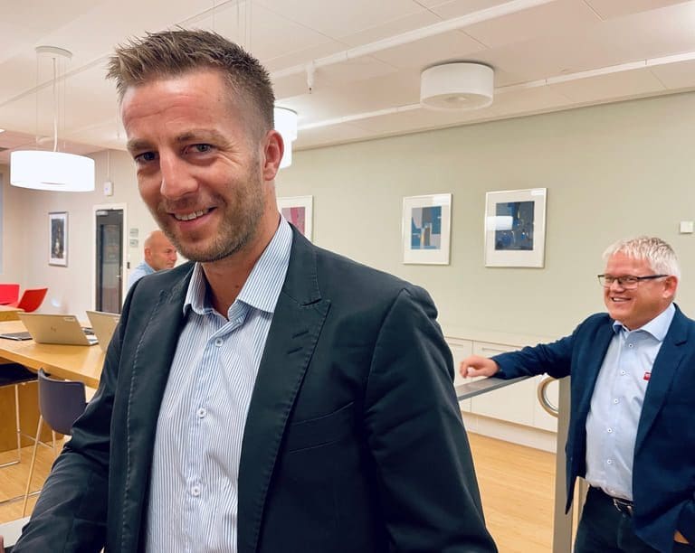 Styremedlem trekker seg med umiddelbar effekt fra NRS