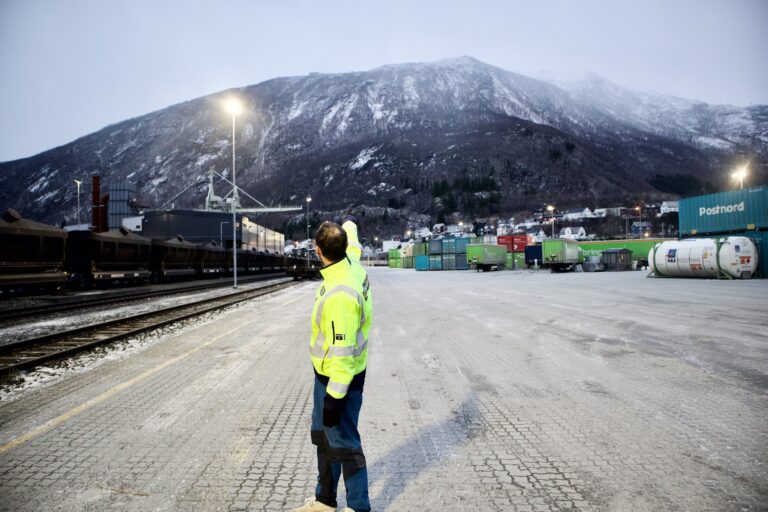 Fra Narvik skulle egentlig 400 tonn laks for aller første gang tatt toget til Padborg