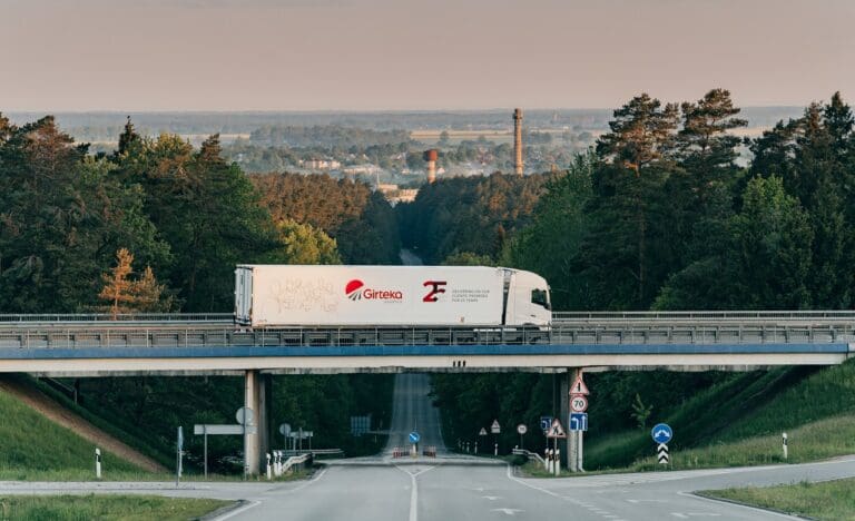 Girteka vil rekruttere 5.000 nye ansatte for å løse transportvansker
