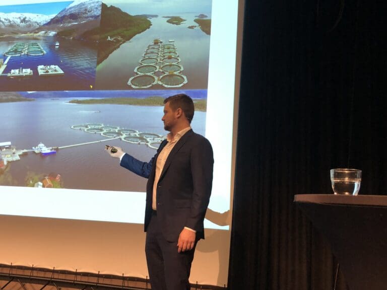 – Ny teknologi må komme på banen hvis vi skal løfte lakseproduksjonen