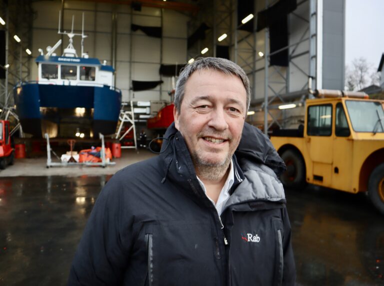 – Flaskehalsen er ikke mangel på oppdrag, men å få tak i slike dyktige karer