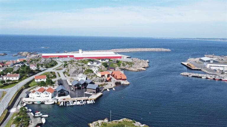 Årdal Aqua sikrer seg tomt i Sirevåg. Vil bygge nytt smoltanlegg