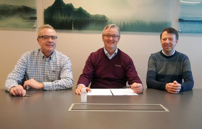 Entec kjøper opp Norpartners: – Komposittprodukter er sterkt etterspurt innen landbasert oppdrett