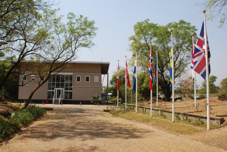 Diplomat i Sør-Sudan med planer om landbasert oppdrett på Helgeland