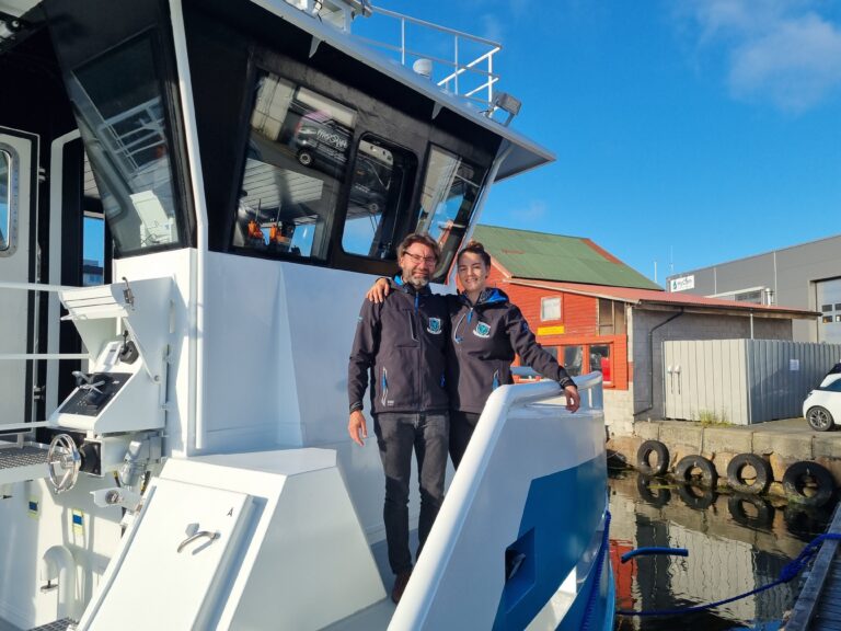 Starter kronerulling: Risnes Marine Craft og Marine Constructions donerer 200.000 kroner til krigsrammede Ukraina
