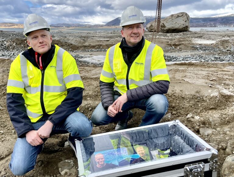 Grunnsteinen til Stingray-bygget på Fauske er lagt ned. Hit kommer ikke hvem som helst