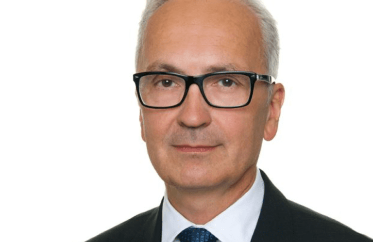 Nordic Credit Rating ser laksepris over 100 kroner i snitt i år – og høye priser også de neste to år