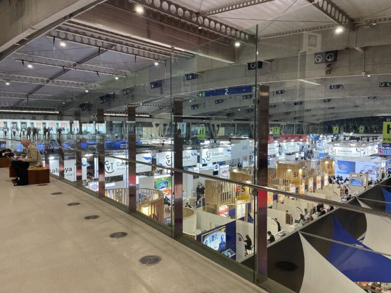 Valuta, alger og store prisavvik i forkant av Barcelona-messen