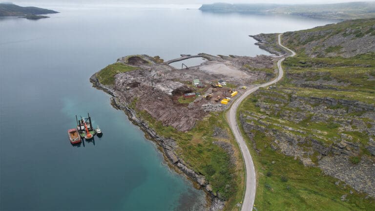 Det nye RAS-anlegget på Sørøya koster 850 millioner kroner. Nå har Cermaq valgt byggleverandør