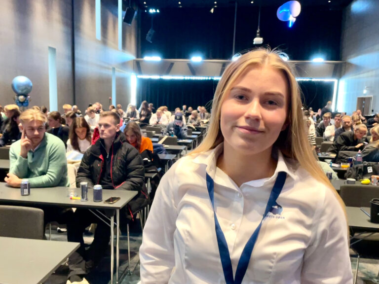 Vanskelig å få en fot innafor uten praksis