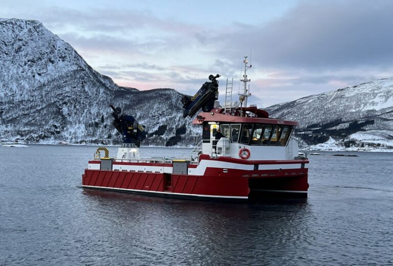 Grovfjord Mek. Verksted 2.0 har levert ny oppdrettskatamaran