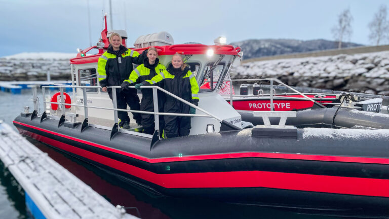 Denne båtens skrog består av resirkulert industriavfall og matolje