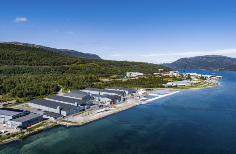 Røde tall for smoltprodusenten Sisomar etter brann på smelteverk