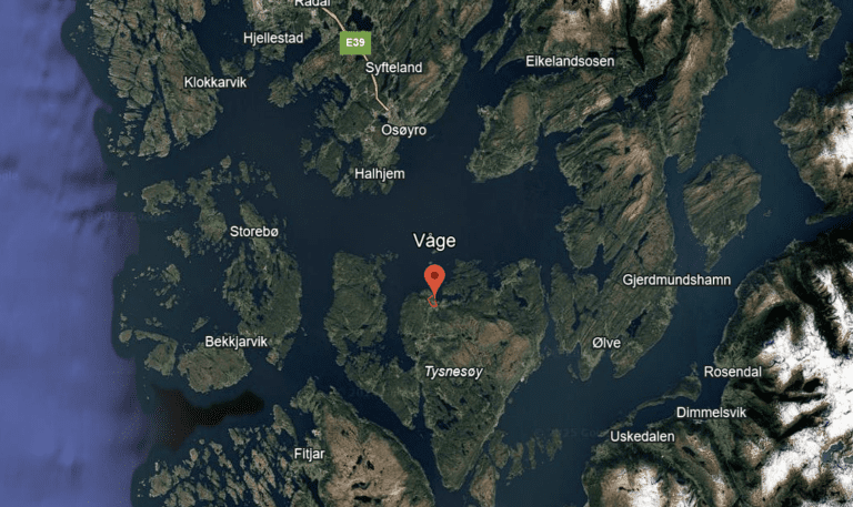 Brann i maskinrommet på arbeidsbåt: – Åpne flammer