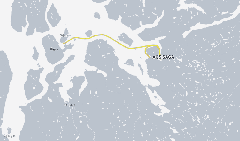&laquo;AQS Saga&raquo; er slept til Skjervøy. Skadeomfanget er fremdeles ukjent
