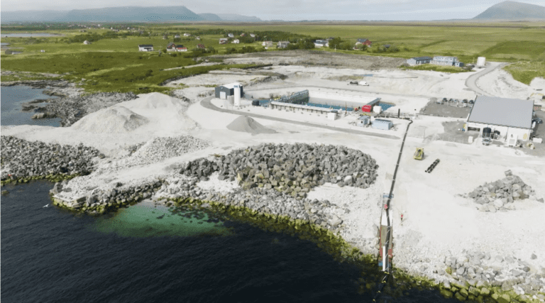 Luftfartstilsynet vil stoppe Andfjord Salmon-planer. Ber Kommunaldepartementet om hjelp