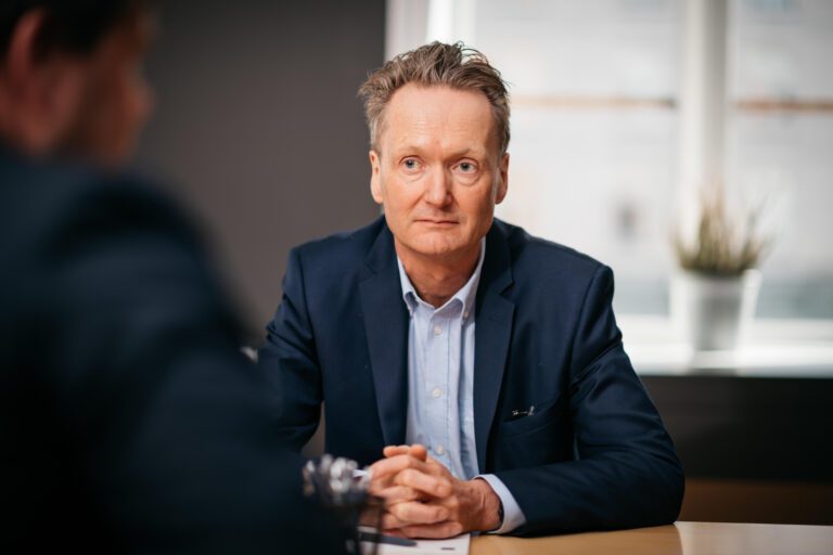 Regulering av akvakulturnæringen – fra samarbeid mellom næring og myndigheter til aktiv motarbeidelse av næringens syn fra myndighetenes side?