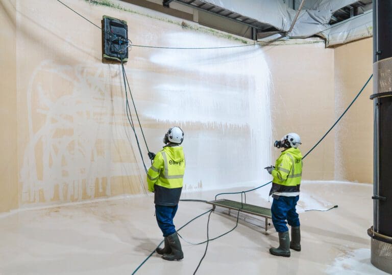 Vaskeroboter skal holde Andfjord Salmons bassenger rene