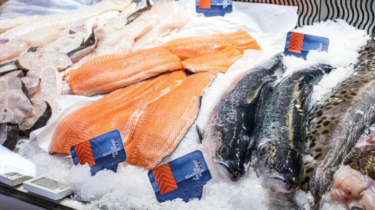 Lavere filetsalg og styrket krone preget eksporten i mai