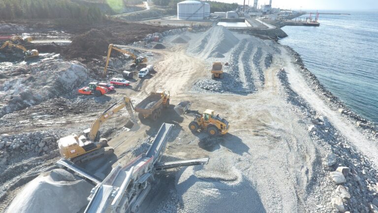 – Planen er per i dag å sette inn første smolt i desember 2027