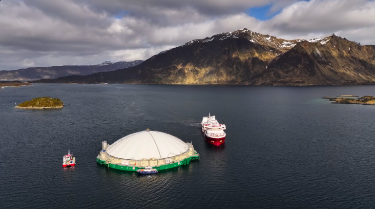 Første fisk på plass i havtanken til Nordlaks