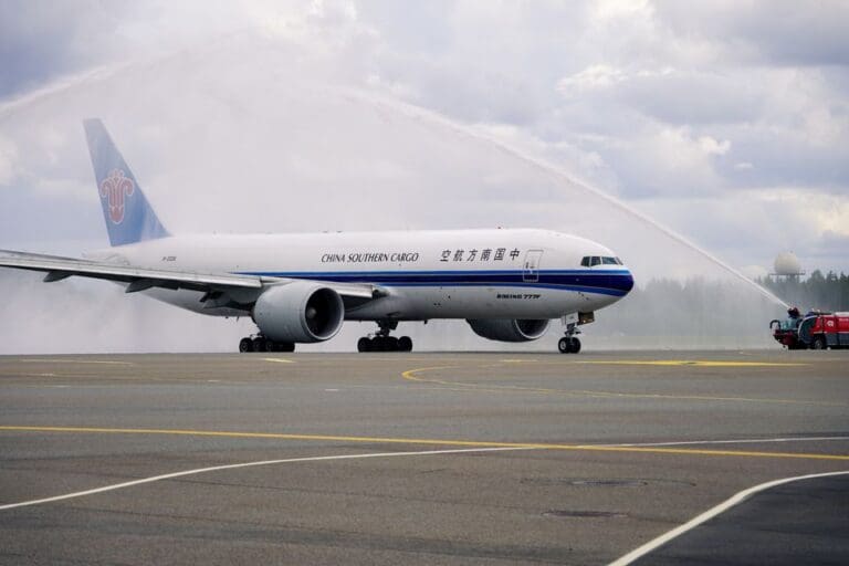 Ny fraktrute skal fly 200 tonn laks fra Gardermoen til Shanghai hver uke