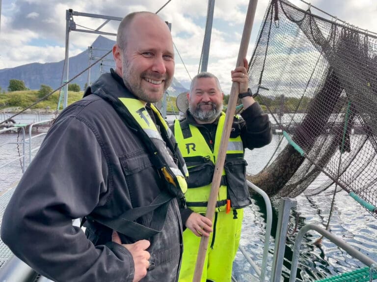 Rekordproduksjon på Sør-Arnøy, men ferga skaper fortsatt hodebry